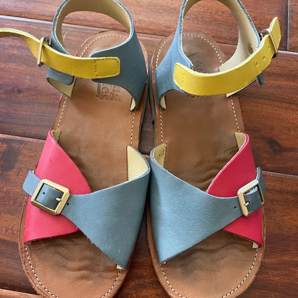 Young Soles sandals